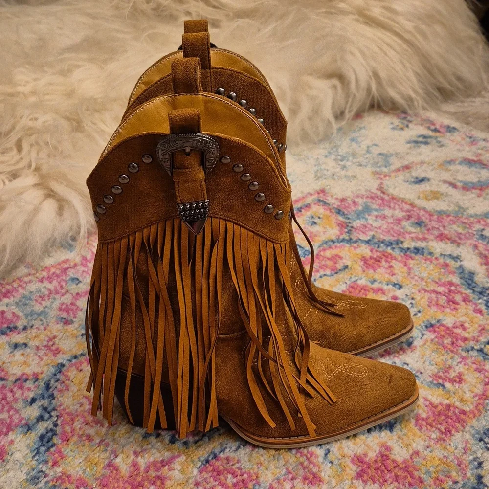 Fringed Brown Sueded Western Boots - Picture 2 of 6